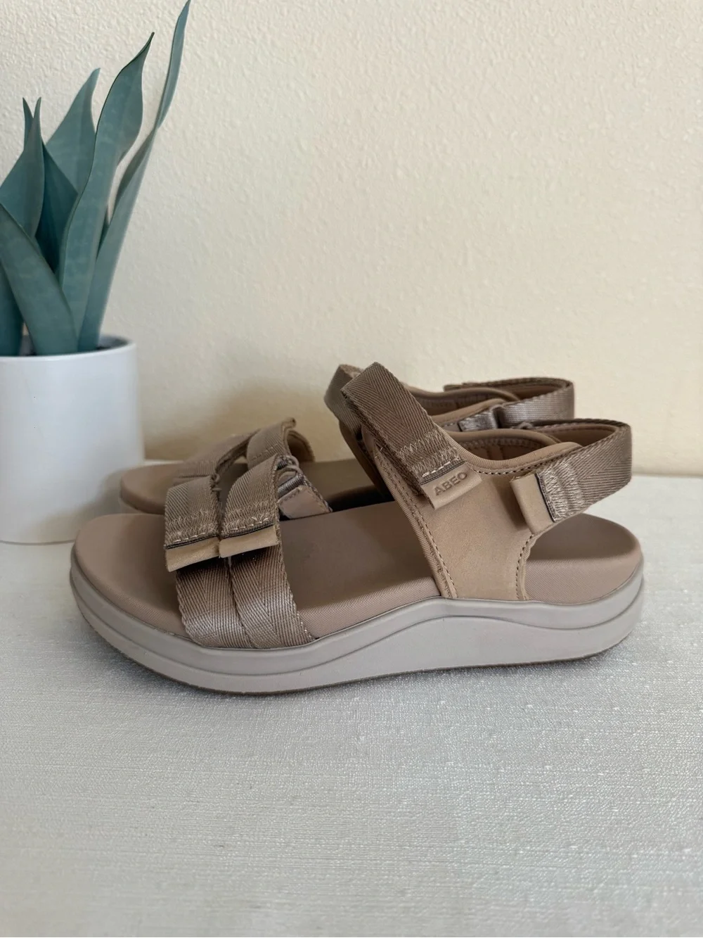 New ABEO Beige Leather Adjustable Strap Comfy Sandals
